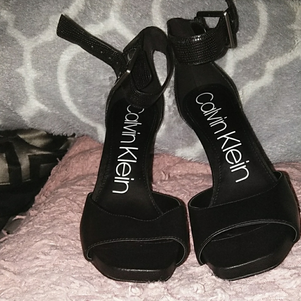 Women's shoes